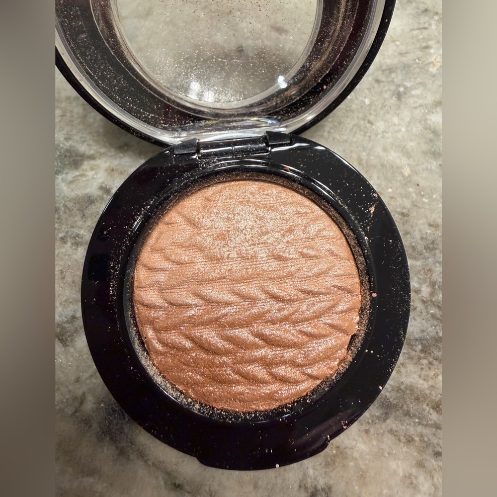 Mac mineralized eyeshadow natural vigor